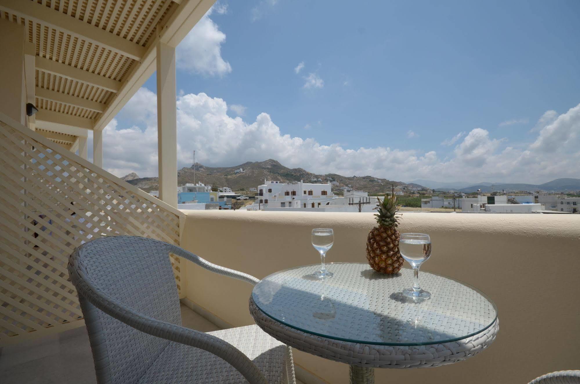 Margo Studios Naxos City Экстерьер фото